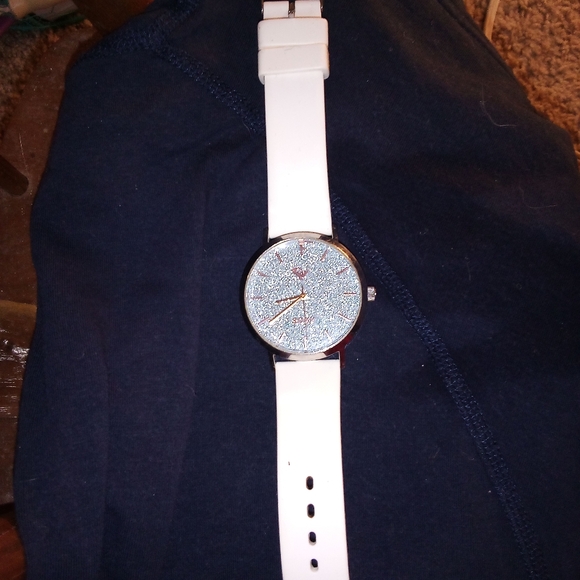 Women's Roxy watch - Picture 2 of 3